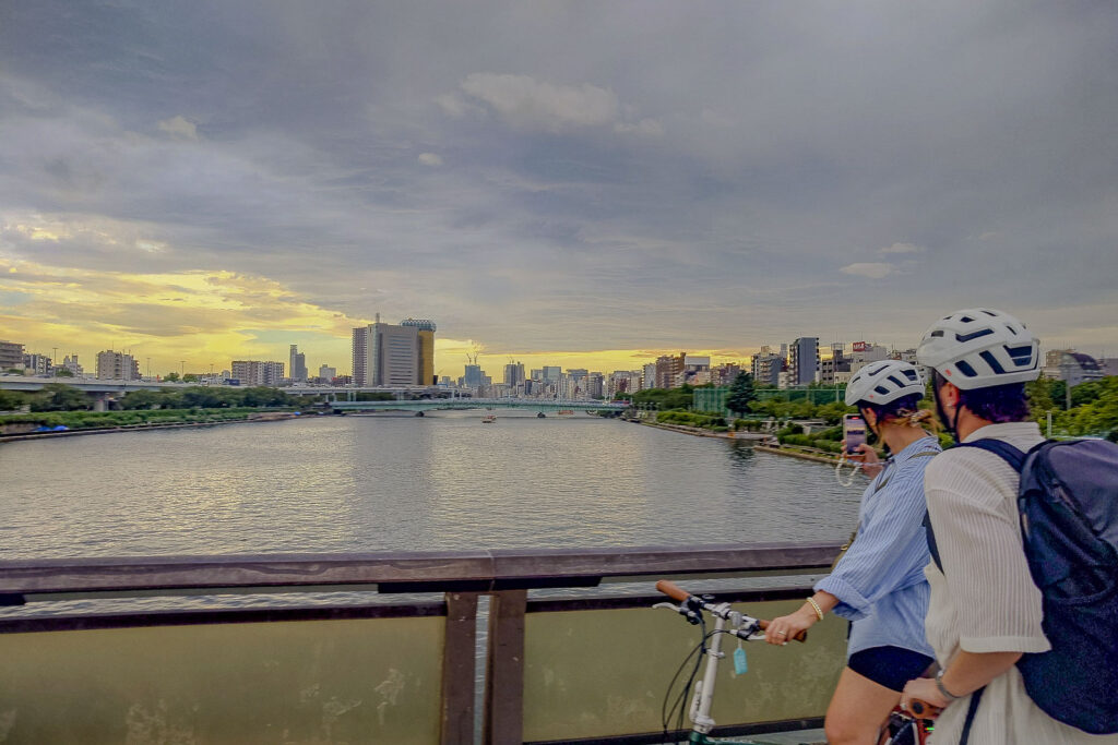 A beautiful sunset at Sumidagawa River.