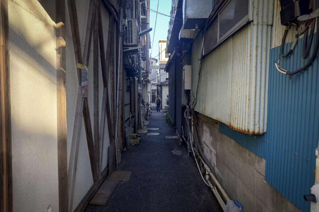 Lots of backstreets in Shitamachi.