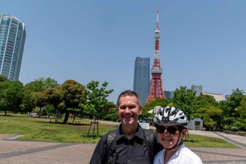 Three nice subjects; Tokyo Tower, Azabudai Hills, and the guests!