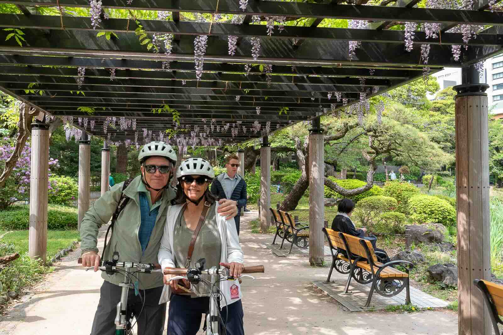 Roppongi: Visit Tokyo Tower and the Imperial Palace to Discover Tokyo’s Transformation on a Private E-Bike Tour!