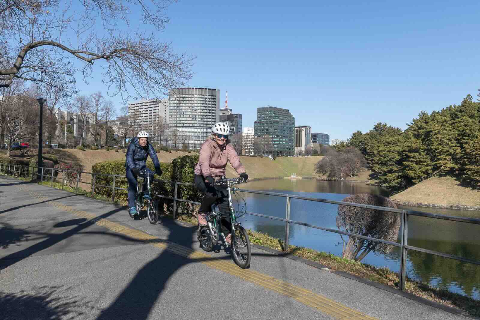 Shinjuku to the Imperial Palace: Contrasts, Comfort, and Freedom on an E-Bike